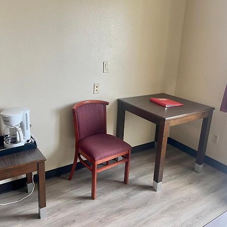 Econo Lodge Inn & Suites Corning Δωμάτιο φωτογραφία