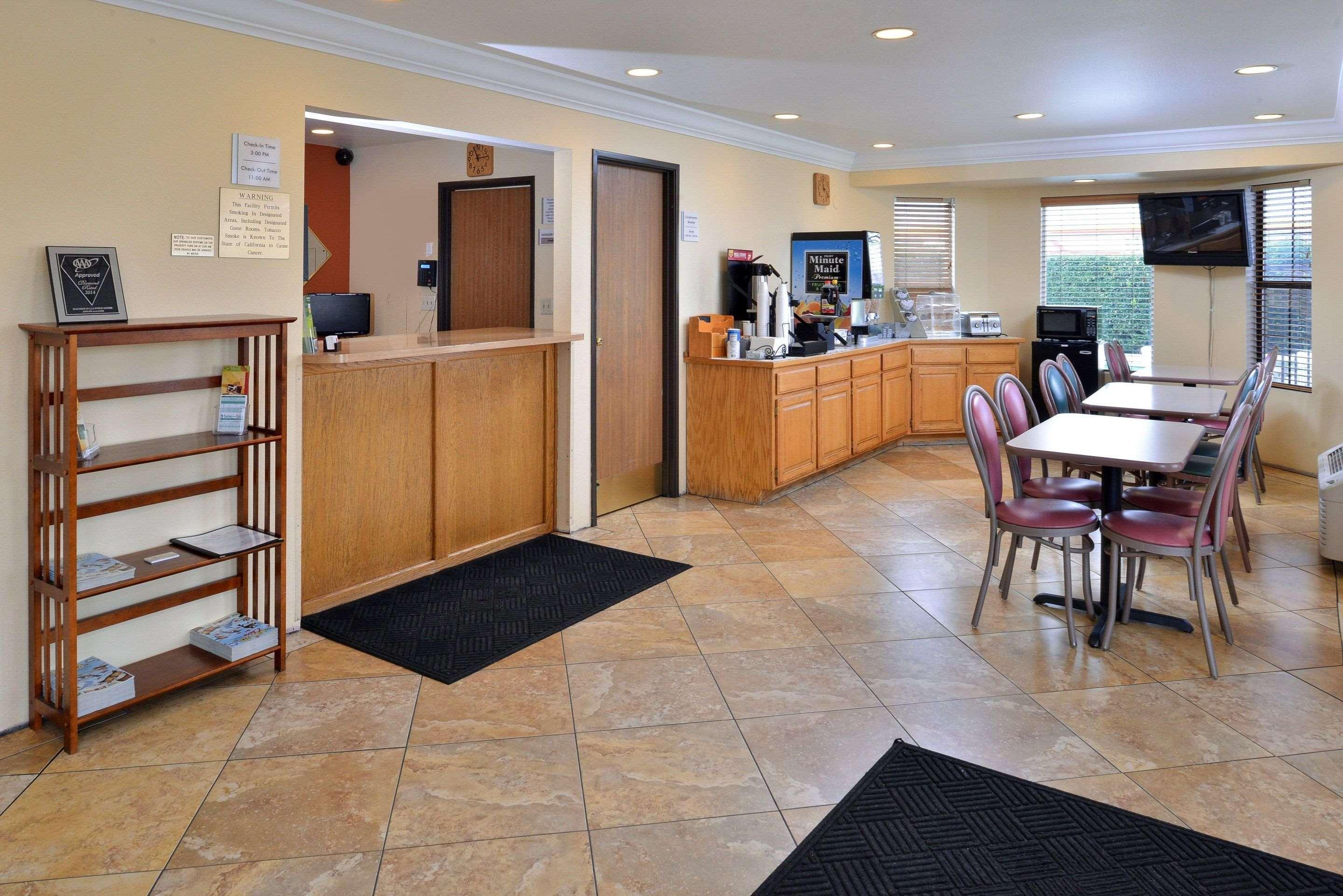Econo Lodge Inn & Suites Corning Εξωτερικό φωτογραφία