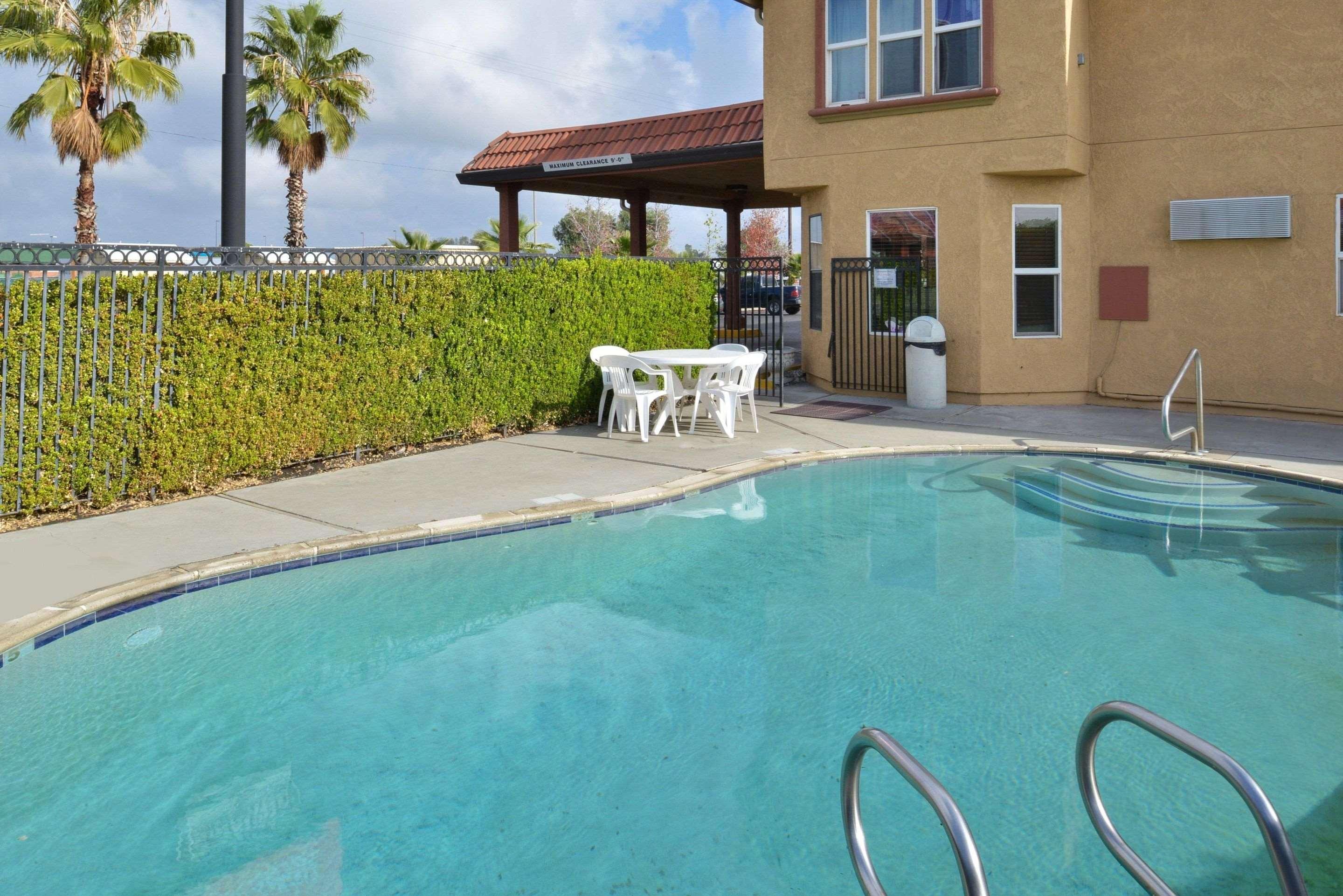 Econo Lodge Inn & Suites Corning Εξωτερικό φωτογραφία