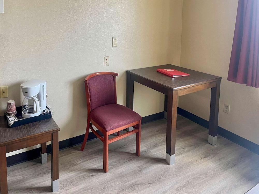 Econo Lodge Inn & Suites Corning Εξωτερικό φωτογραφία