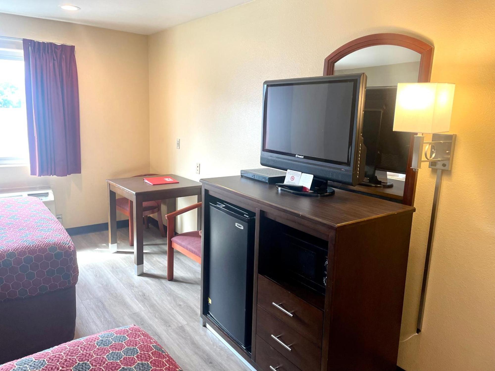 Econo Lodge Inn & Suites Corning Δωμάτιο φωτογραφία